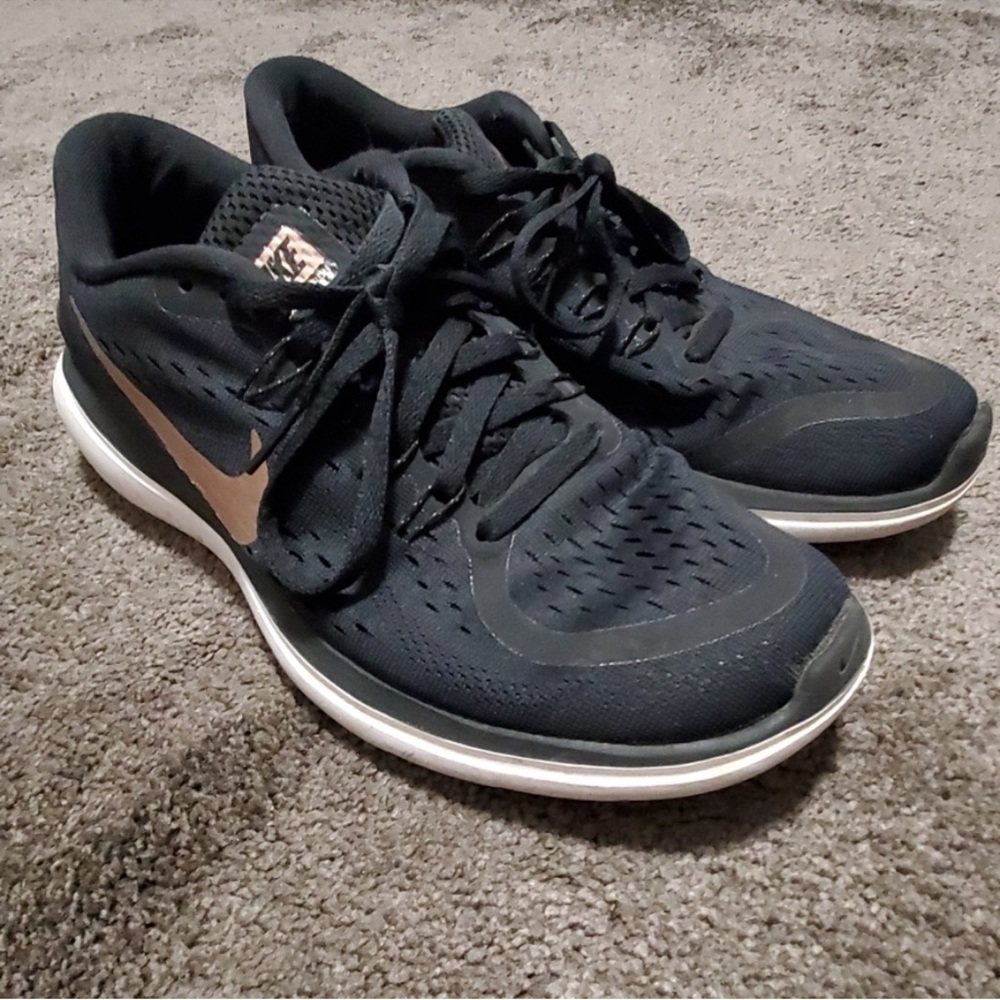 Nike Women’s Running Shoes Black Rose Gold Swoosh Athletic Sneakers Size 8.5